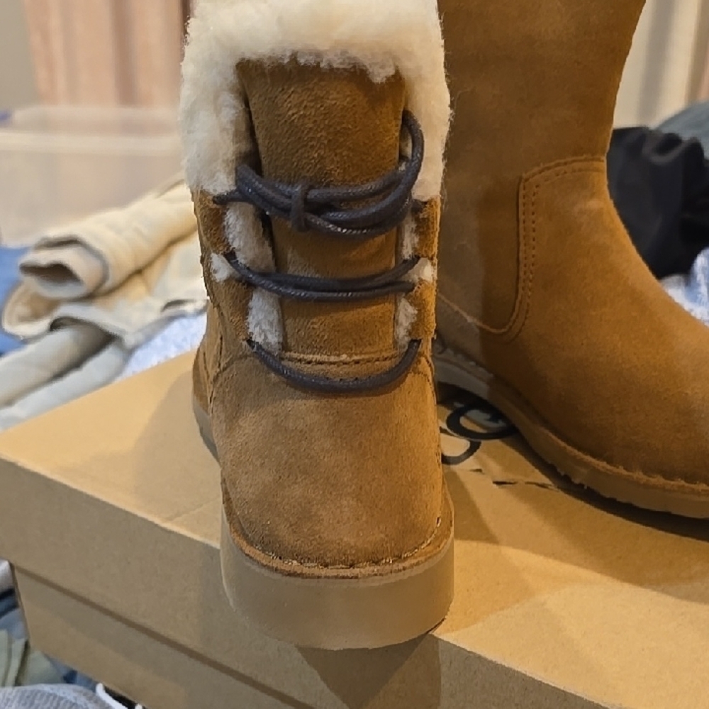 Authentic Ugg Brown Suede Boots with Shearling Lining
